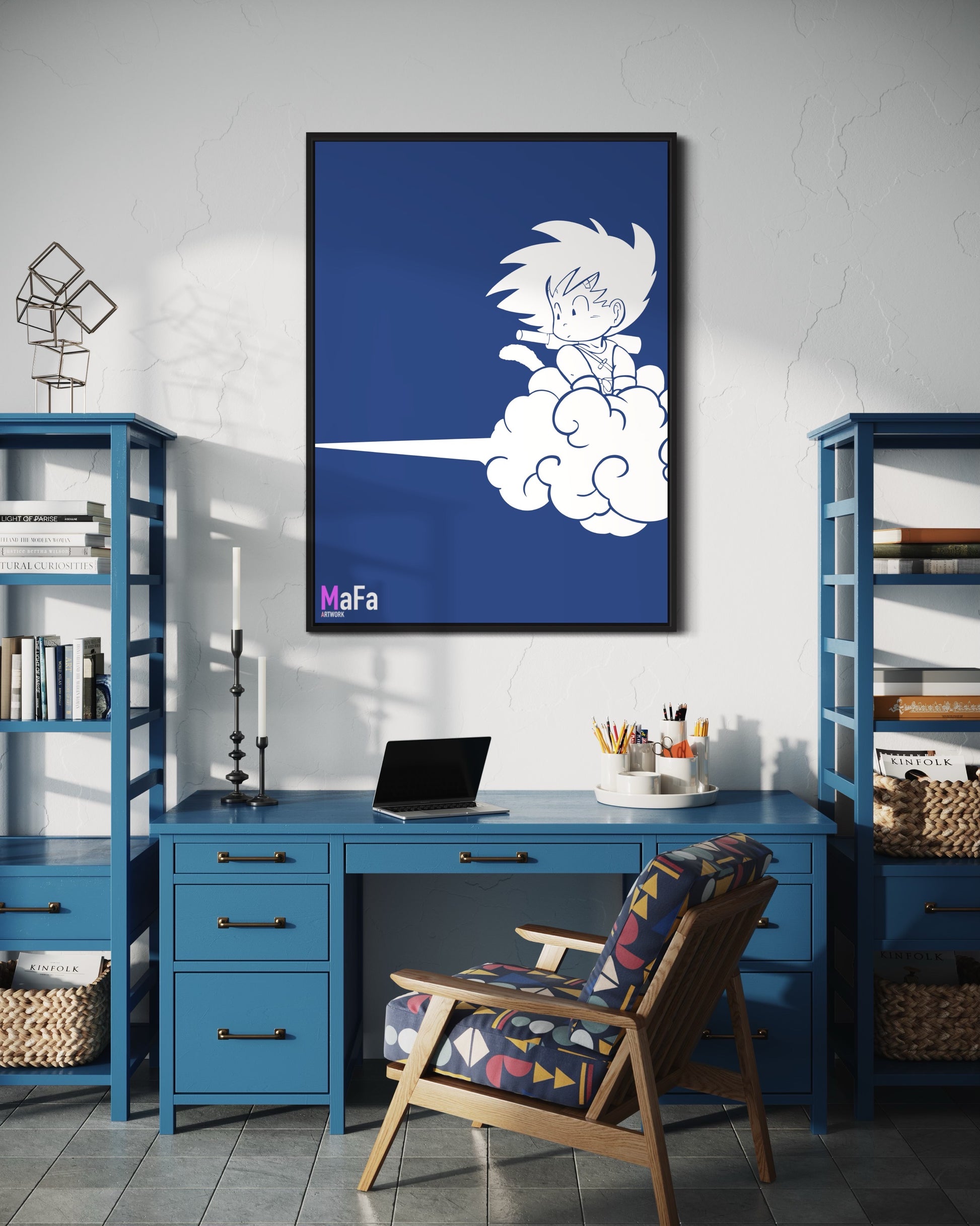 Poster représentenant son goku enfant sur son nuage magique le tout dans un style minimaliste sur fond bleu. Sur la photo le poster est accroché dans un bureau